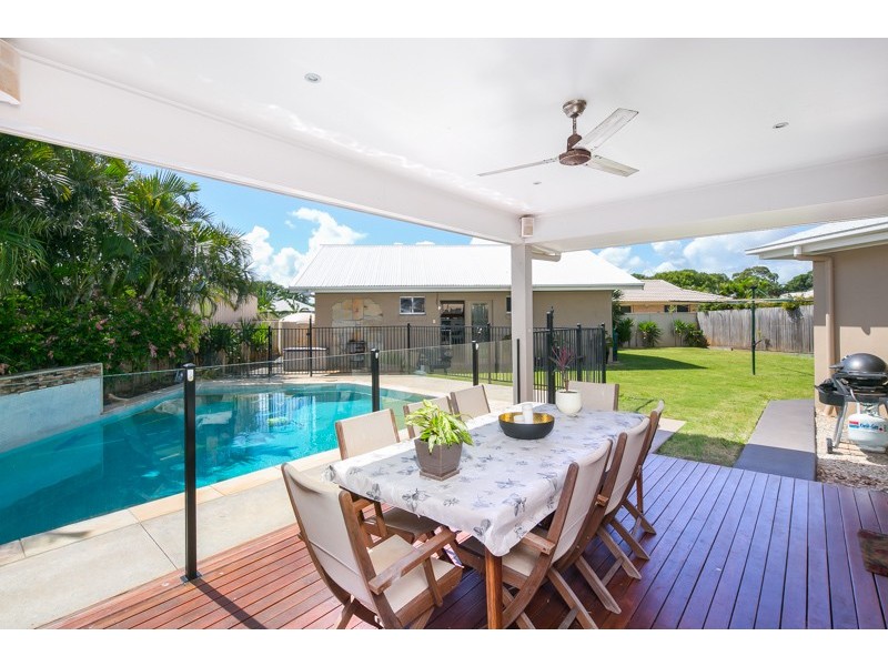 6 Bayfields Avenue, Wellington Point QLD 4160