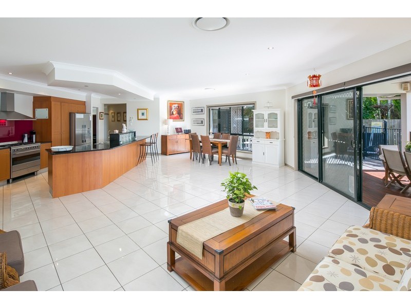 6 Bayfields Avenue, Wellington Point QLD 4160