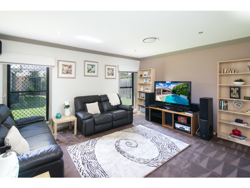 6 Bayfields Avenue, Wellington Point QLD 4160
