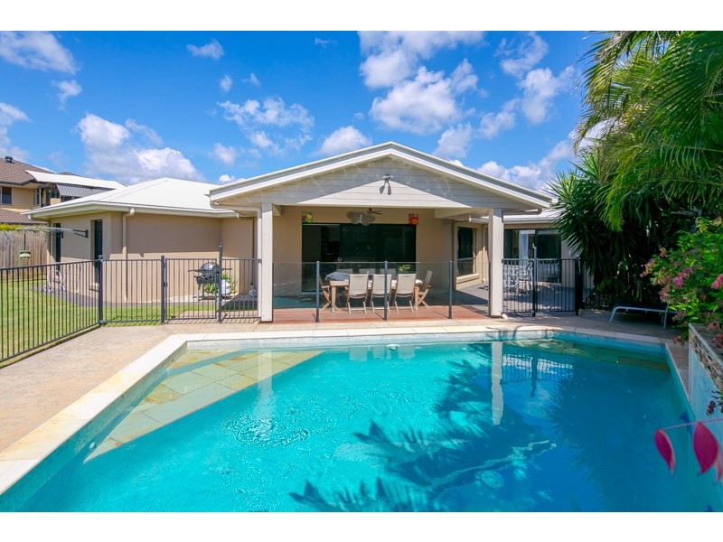 6 Bayfields Avenue, Wellington Point QLD 4160