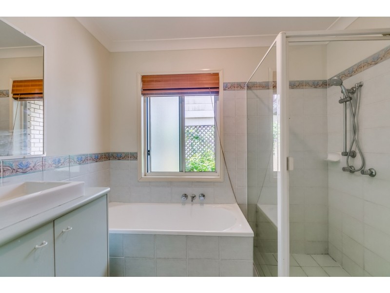 96 Queens Esplanade, Thorneside QLD 4158