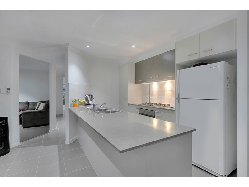 27 Fiddlewood Street, Victoria Point QLD 4165