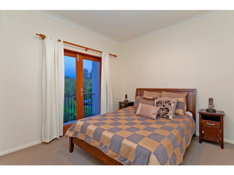 8 Paxton Street, Raby Bay QLD 4163