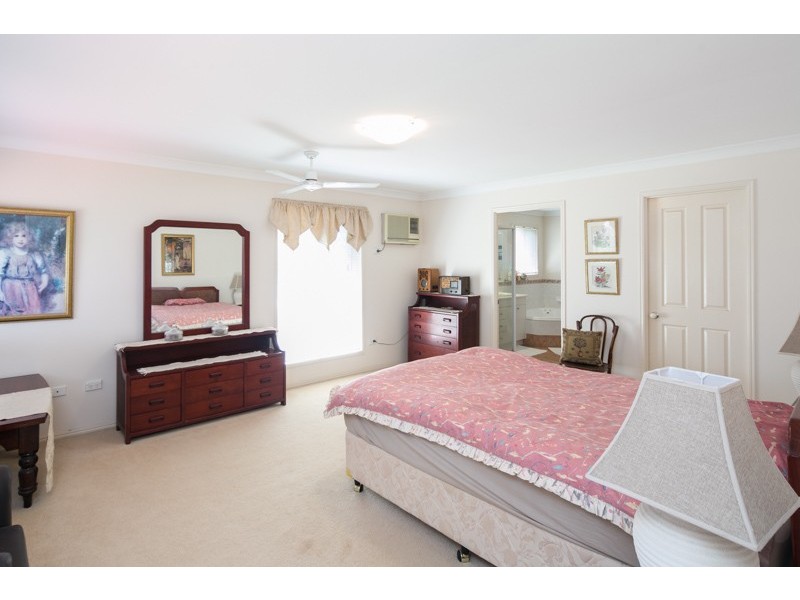 27-29 Haig Road, Birkdale QLD 4159