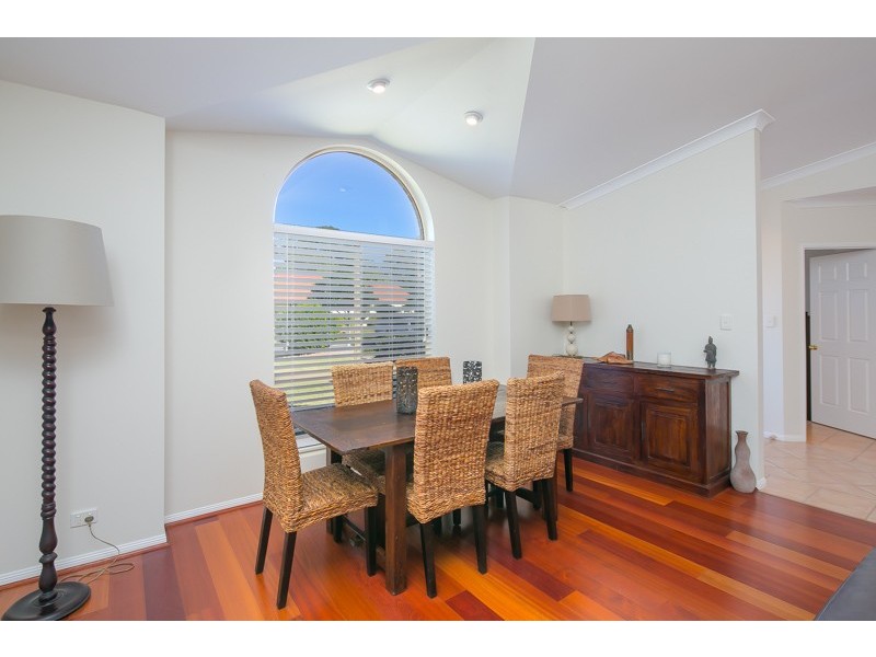 4 Blackthorne Street, Ormiston QLD 4160