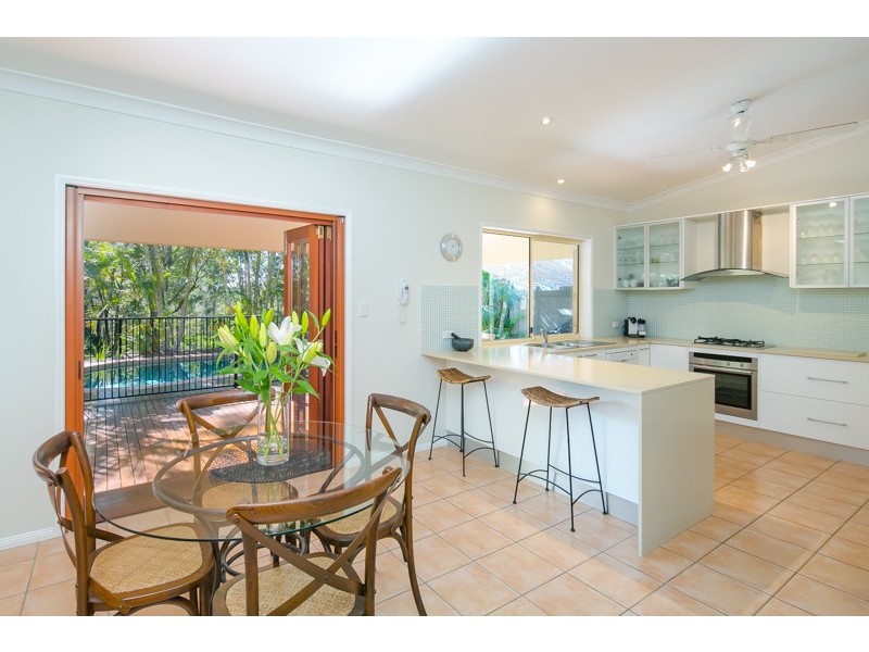4 Blackthorne Street, Ormiston QLD 4160