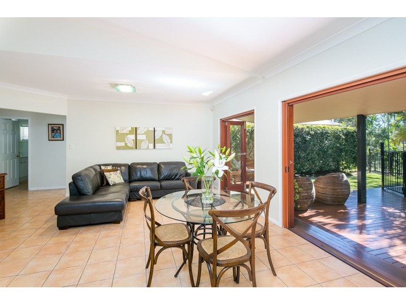 4 Blackthorne Street, Ormiston QLD 4160