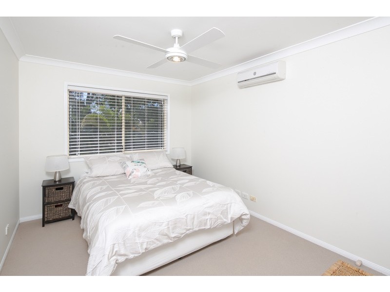 4 Blackthorne Street, Ormiston QLD 4160