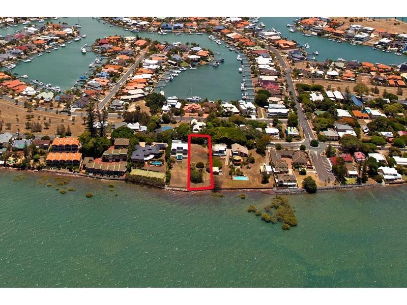 137 Shore Street North, Cleveland QLD 4163