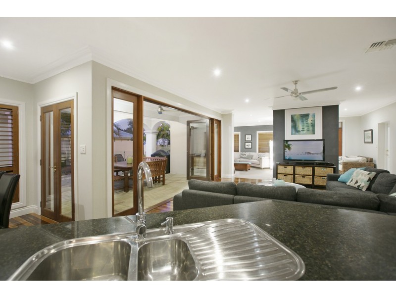 6 King Island Drive, Wellington Point QLD 4160