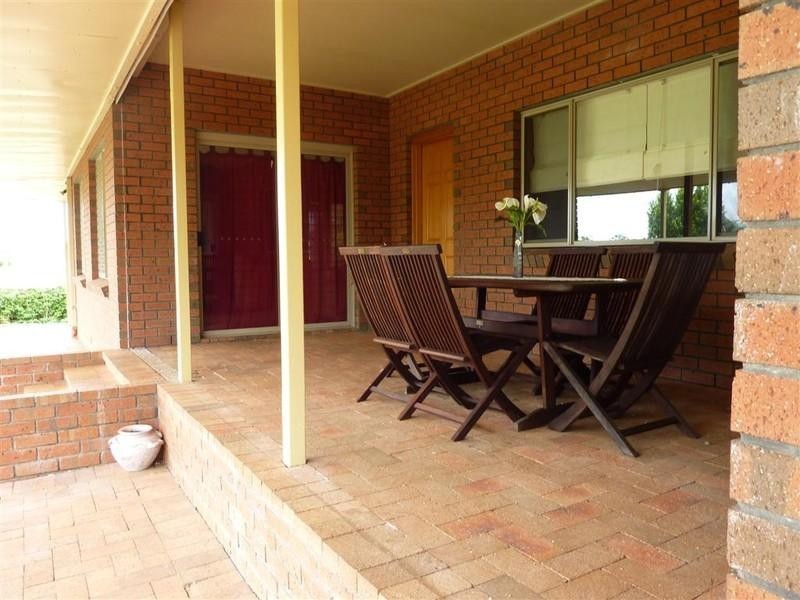 17 Manor Drive, Wellington Point QLD 4160