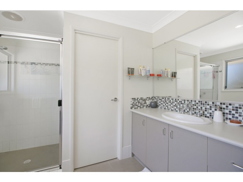 31 Schonrock Street, Wellington Point QLD 4160