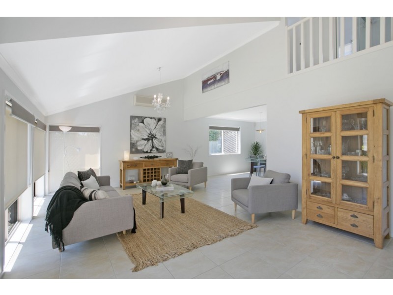 57 Holborn Crescent, Carindale QLD 4152