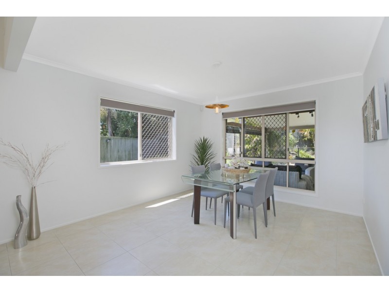 57 Holborn Crescent, Carindale QLD 4152