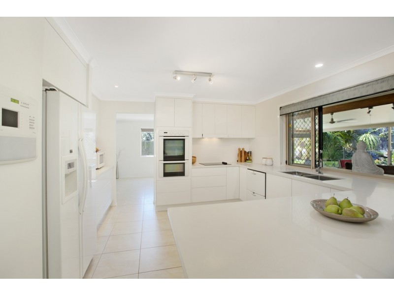 57 Holborn Crescent, Carindale QLD 4152