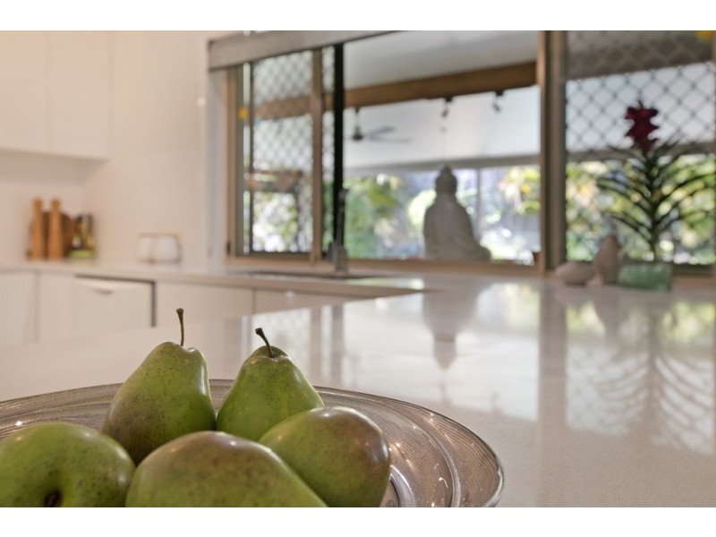 57 Holborn Crescent, Carindale QLD 4152