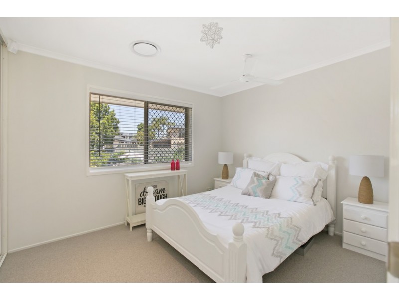 57 Holborn Crescent, Carindale QLD 4152