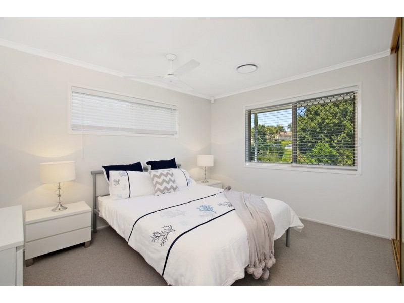 57 Holborn Crescent, Carindale QLD 4152