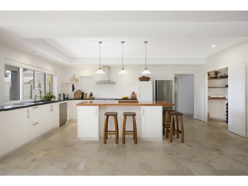 5 Cronin Drive, Wellington Point QLD 4160