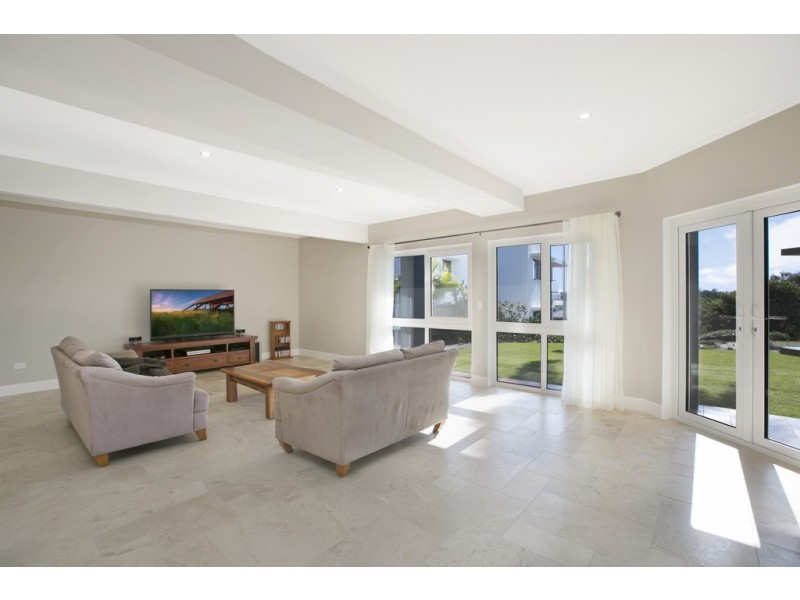 5 Cronin Drive, Wellington Point QLD 4160