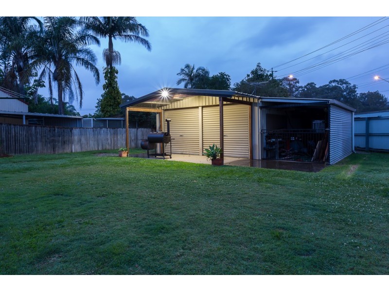 32 Jay Crescent, Redland Bay QLD 4165