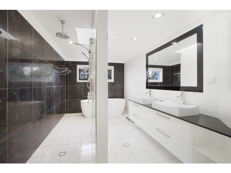 12 Wellesley Street, Wellington Point QLD 4160