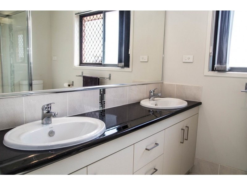 5 Ciril Court, Wellington Point QLD 4160