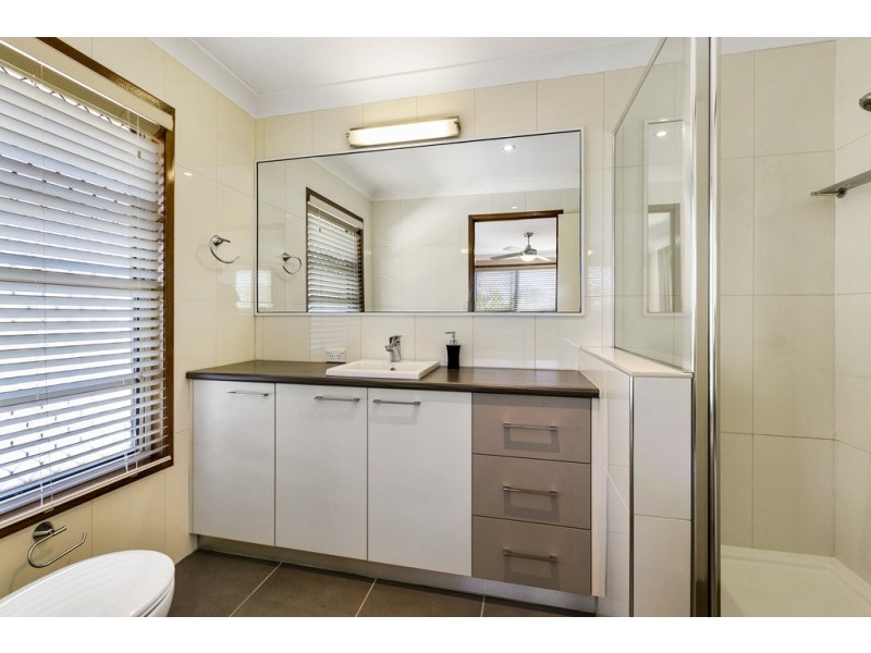 52 Dorsal Drive, Birkdale QLD 4159