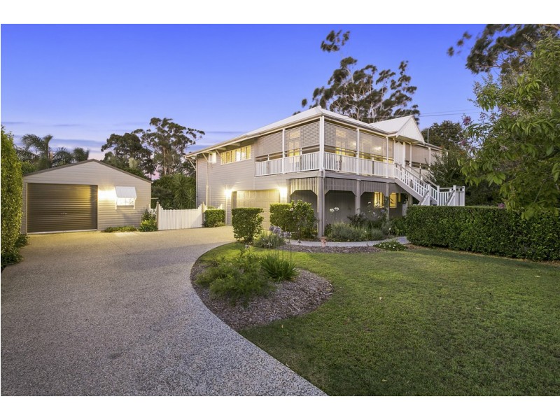 10 Birdwood Road, Birkdale QLD 4159