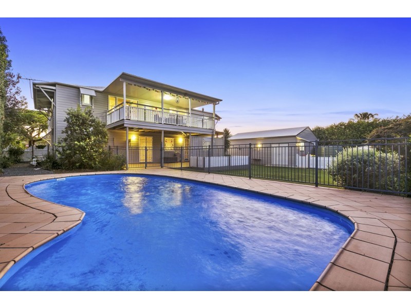 10 Birdwood Road, Birkdale QLD 4159