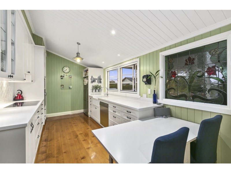 10 Birdwood Road, Birkdale QLD 4159