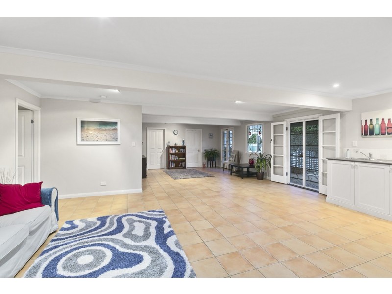 10 Birdwood Road, Birkdale QLD 4159