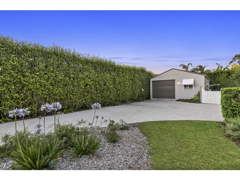 10 Birdwood Road, Birkdale QLD 4159