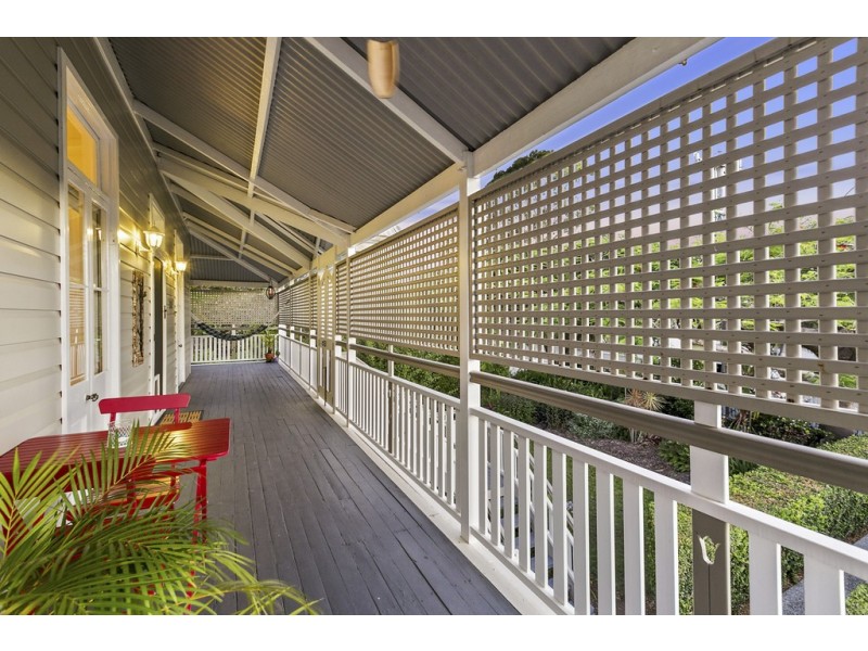 10 Birdwood Road, Birkdale QLD 4159