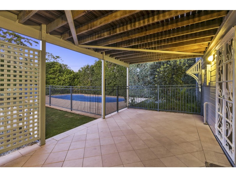 10 Birdwood Road, Birkdale QLD 4159