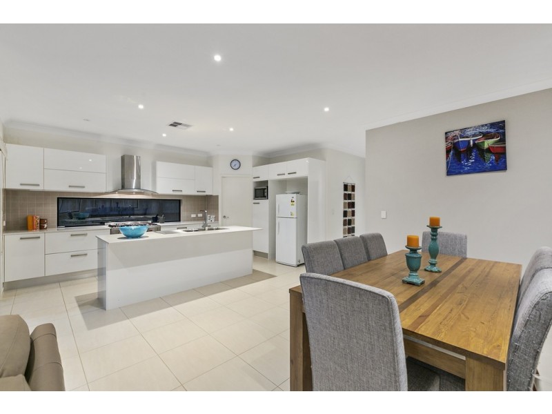 14 Eric Street, Thorneside QLD 4158