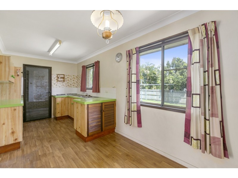 4 Strand Street, Birkdale QLD 4159