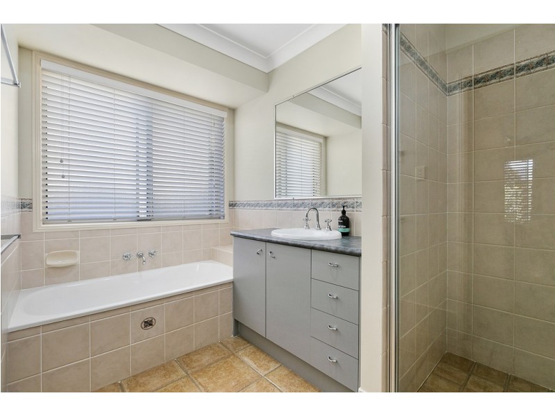 1 Felix Court, Wellington Point QLD 4160
