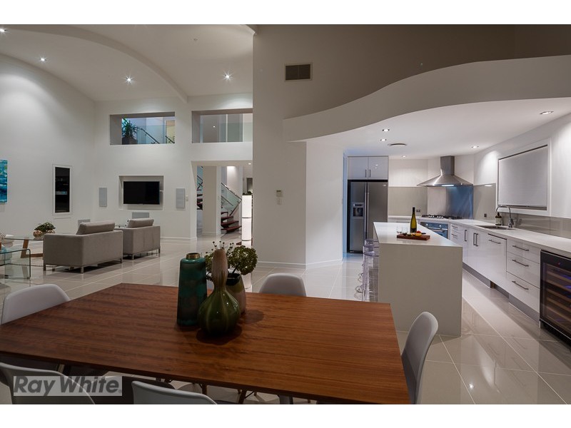 20 Little Shore Street, Raby Bay QLD 4163