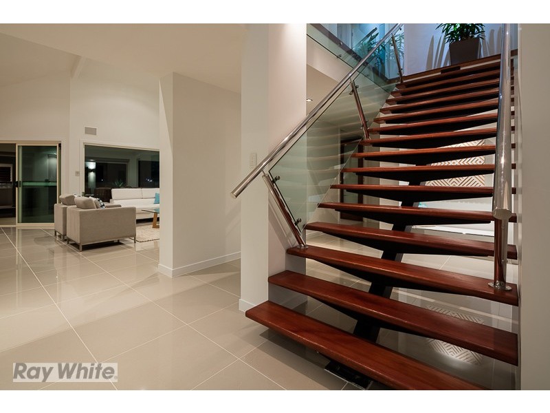 20 Little Shore Street, Raby Bay QLD 4163