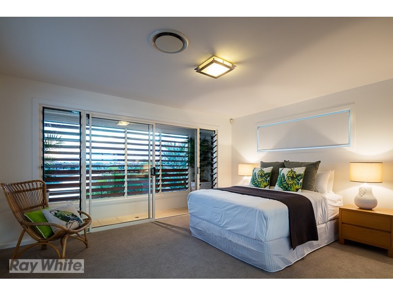 20 Little Shore Street, Raby Bay QLD 4163