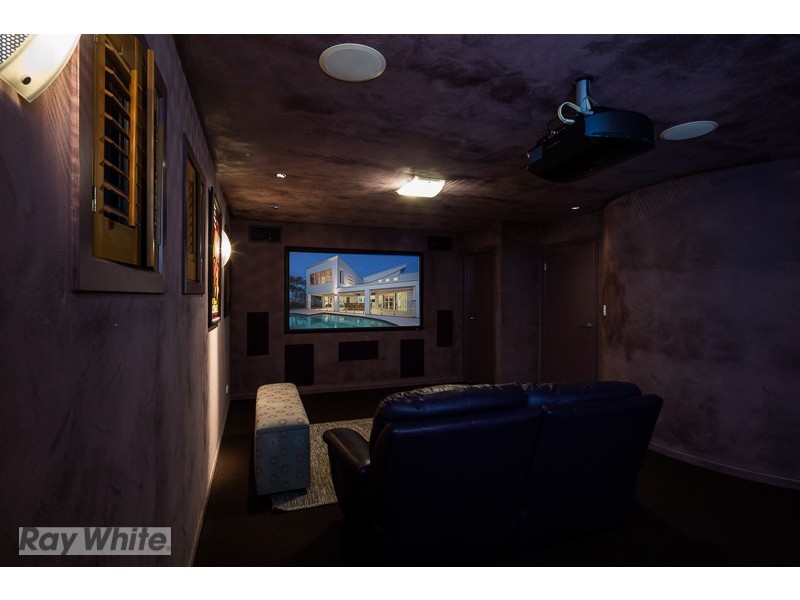 20 Little Shore Street, Raby Bay QLD 4163