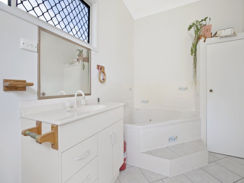 289 Old Cleveland Road, Capalaba QLD 4157