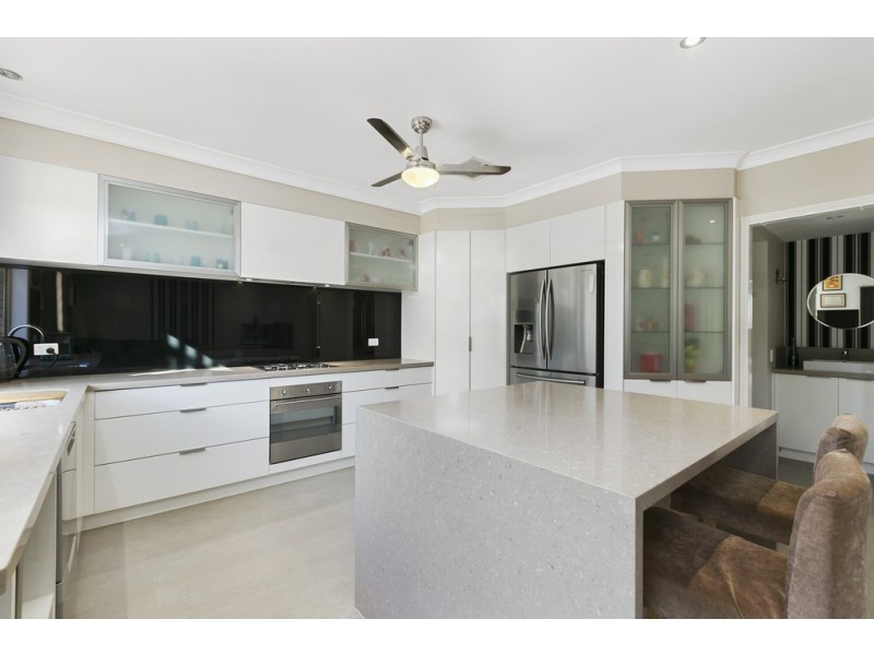 2 Marcel Place, Wellington Point QLD 4160