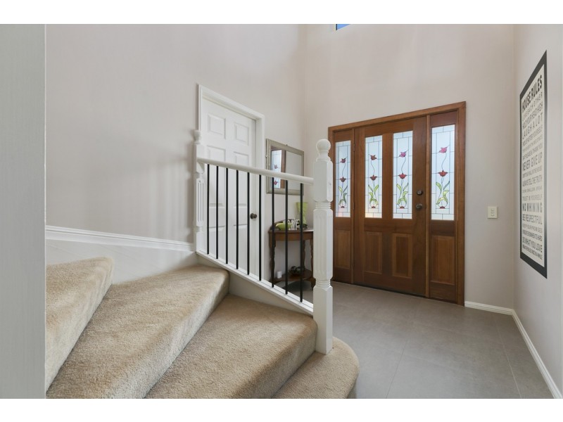 2 Marcel Place, Wellington Point QLD 4160