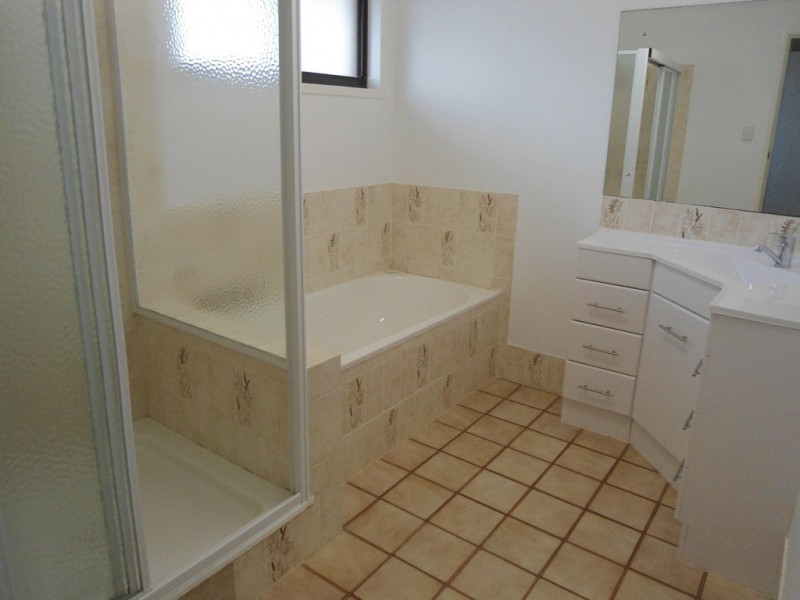 33 Macadamia Street, Victoria Point QLD 4165