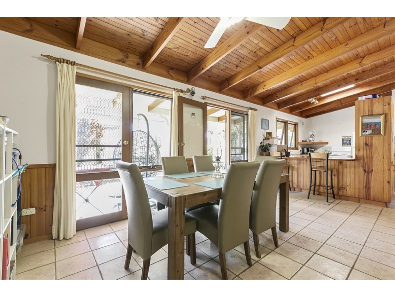 25 Jania Street, Redland Bay QLD 4165