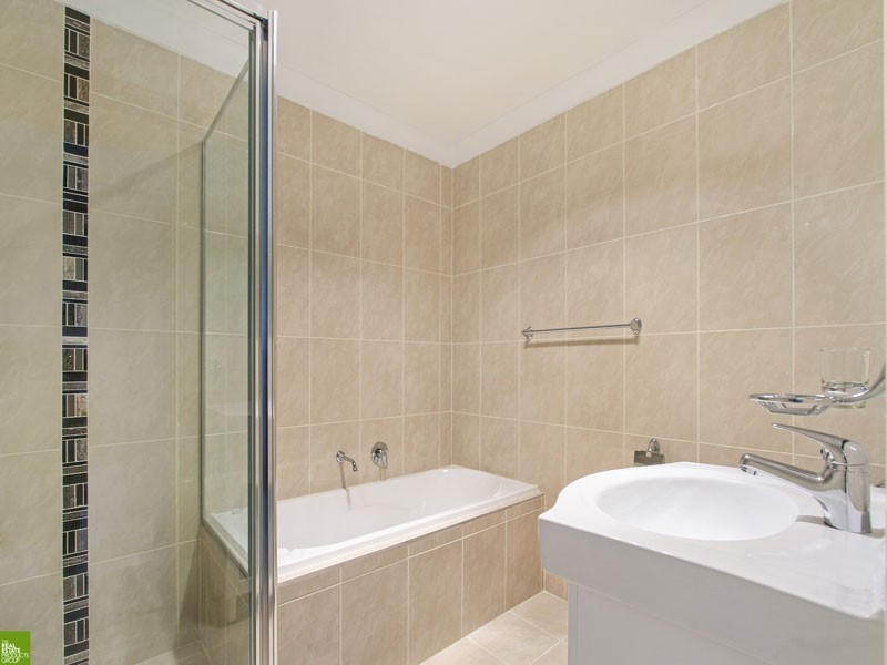 158 Shearwater Drive, Lake Heights NSW 2502