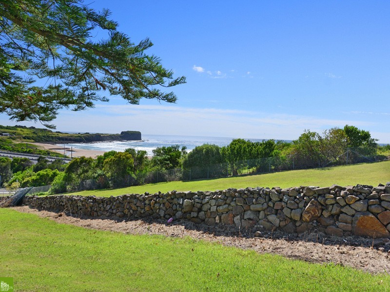 16 Hutchison Street, Bombo NSW 2533