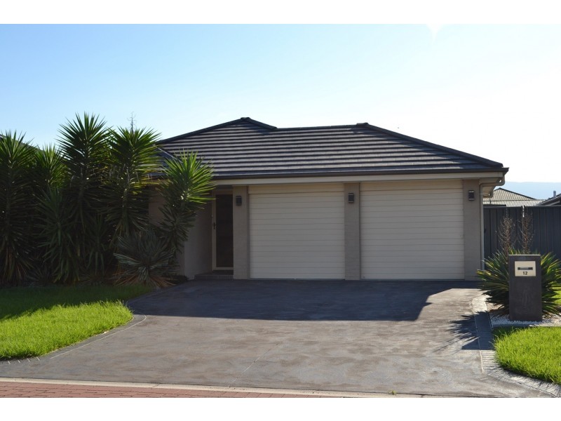 12 Bayview Avenue, Haywards Bay NSW 2530